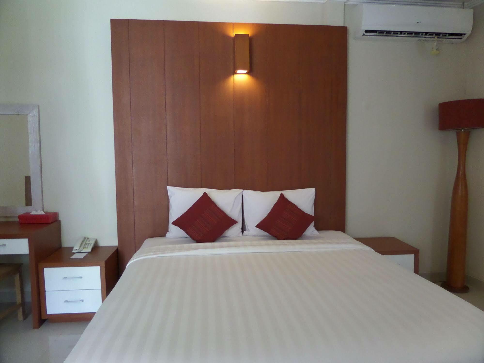 Svarna Hotel Санур Экстерьер фото